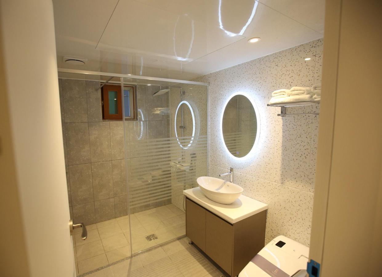 Am Ort Hotel Yeosu Eksteriør bilde
