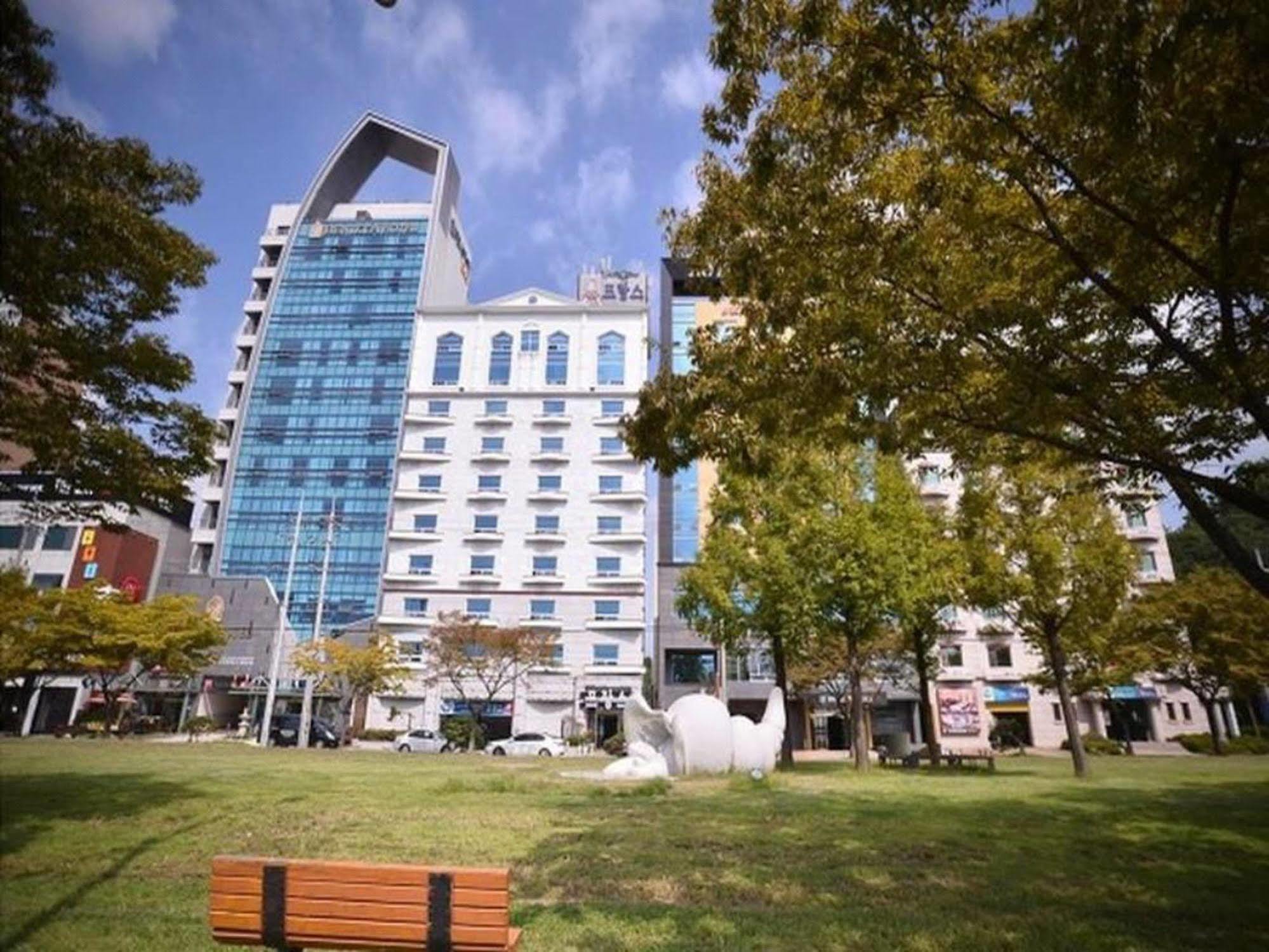 Am Ort Hotel Yeosu Eksteriør bilde