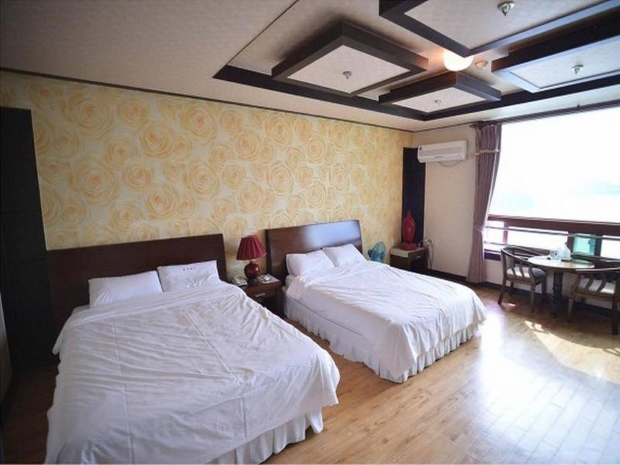 Am Ort Hotel Yeosu Eksteriør bilde