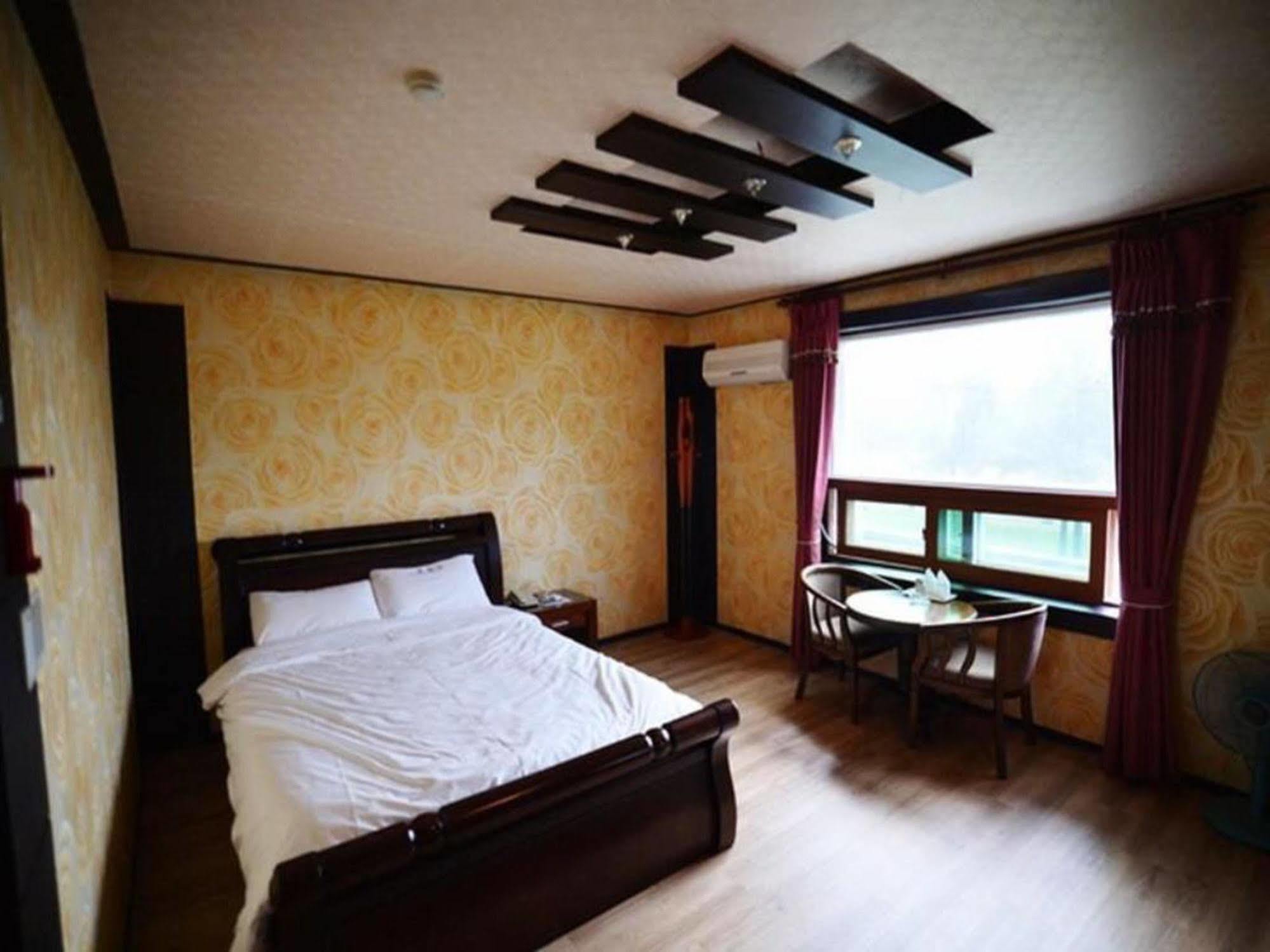 Am Ort Hotel Yeosu Eksteriør bilde