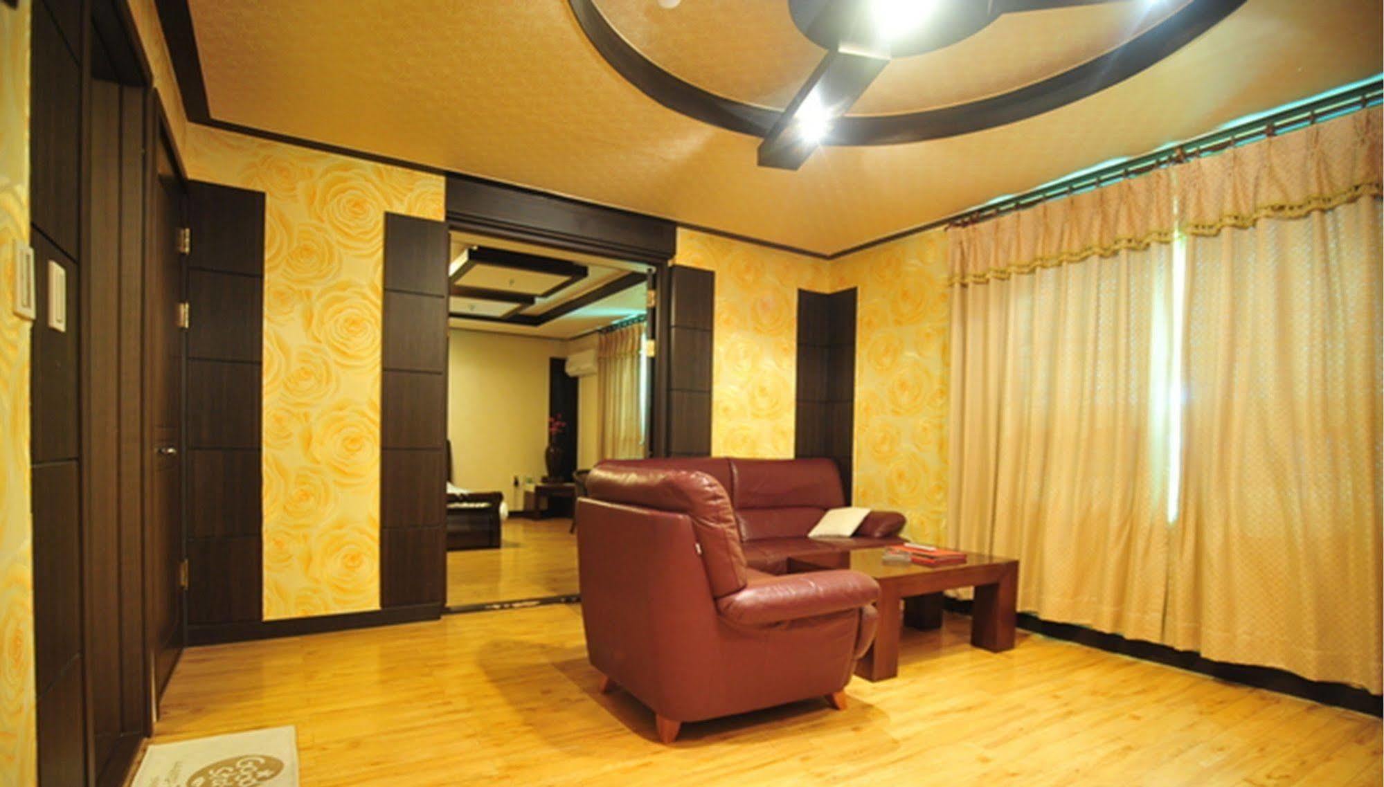Am Ort Hotel Yeosu Eksteriør bilde