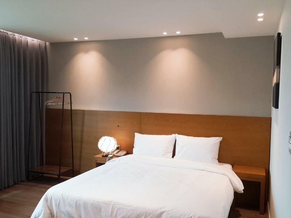 Am Ort Hotel Yeosu Eksteriør bilde