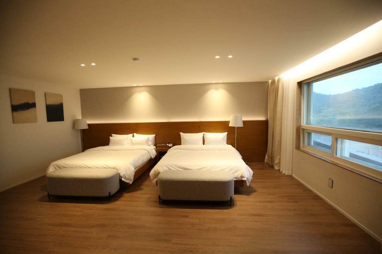 Am Ort Hotel Yeosu Eksteriør bilde